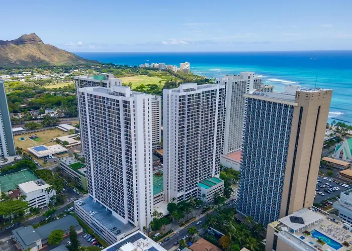 Tropical Bliss, Mountain View Condo Near Waikiki Beach With Free Parking